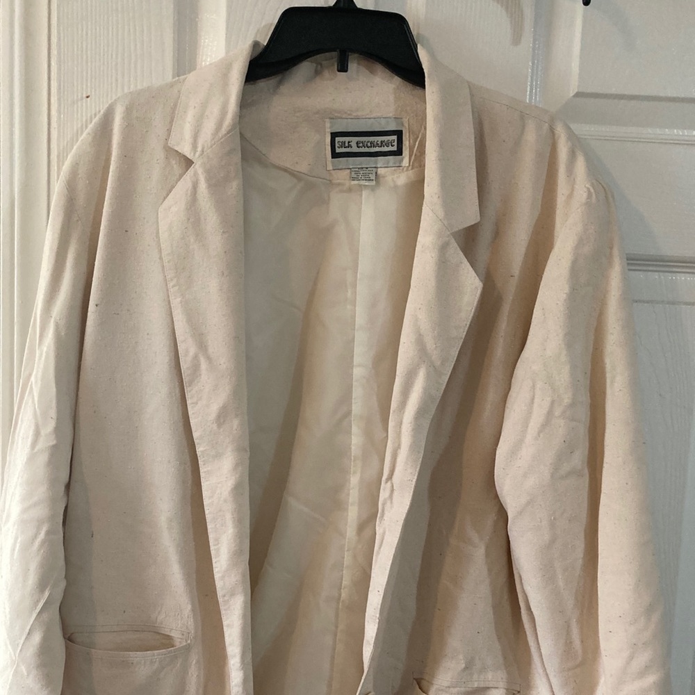 Silk blazer size medium by the silk exchange